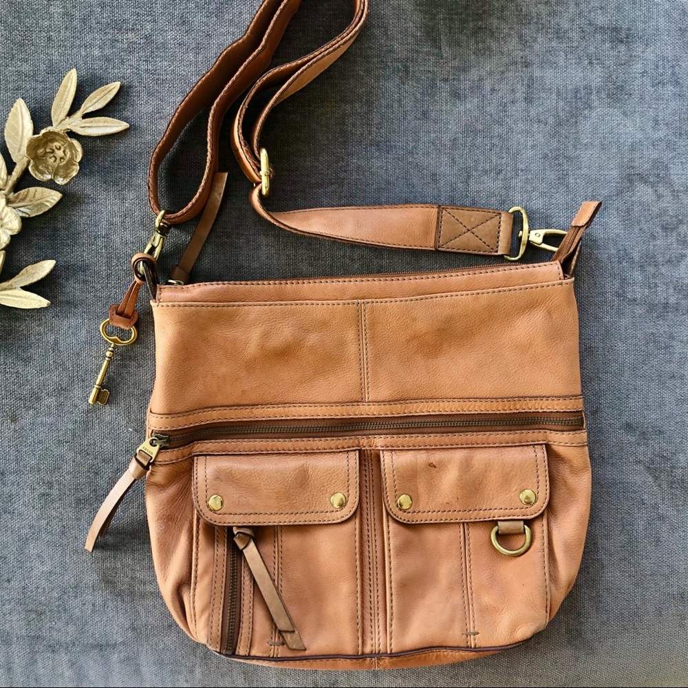 Fossil Morgan leather saddle compartment bag